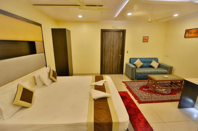 Hôtel Tip Top Plaza à Jaipur Extérieur photo